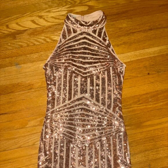 Dress Sequins - Picture 1 of 2